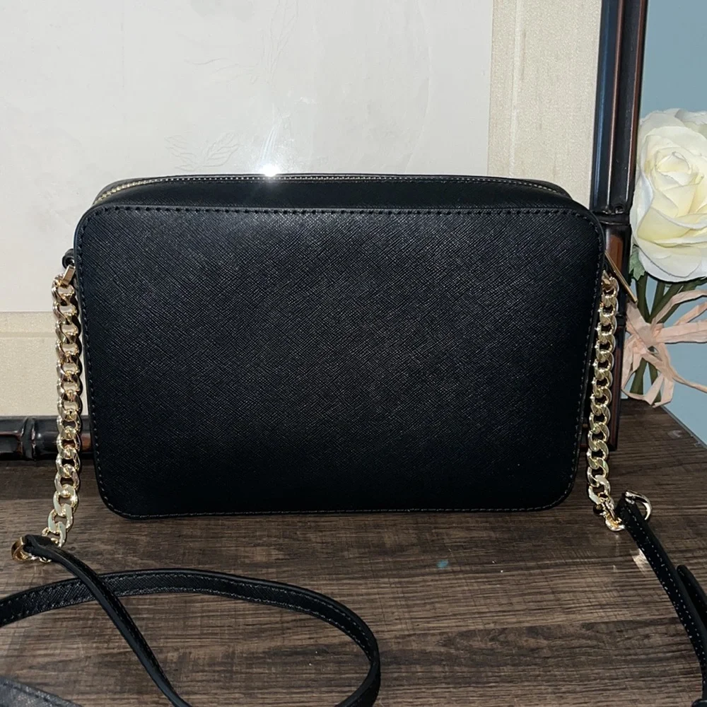 Michael Kors Jet Set Saffiano Leather Crossbody Bag in Black w Gold Hardware EUC